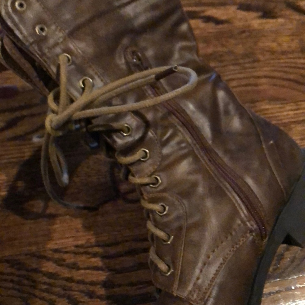 Women’s Combat Boots - Picture 2 of 2